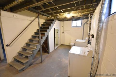 basement with washer/dryer